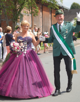 Königin Maria Büker mit Ehemann und König Rudolf Büker